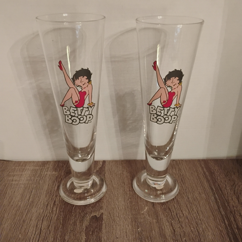 Betty Boop Tall Wine Glasses Set